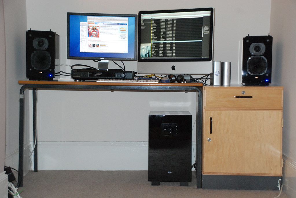 Double monitor setup